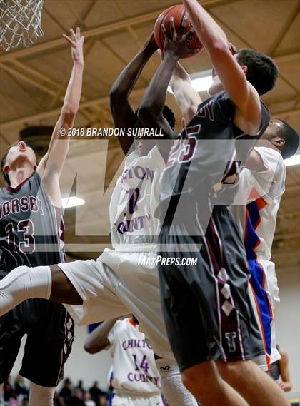 Thumbnail 2 in Chilton County vs Thorsby (Chilton County Tournament) photogallery.