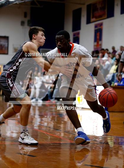 Thumbnail 1 in Chilton County vs Thorsby (Chilton County Tournament) photogallery.