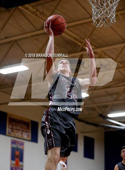 Thumbnail 1 in Chilton County vs Thorsby (Chilton County Tournament) photogallery.