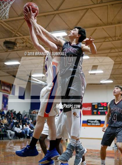 Thumbnail 1 in Chilton County vs Thorsby (Chilton County Tournament) photogallery.
