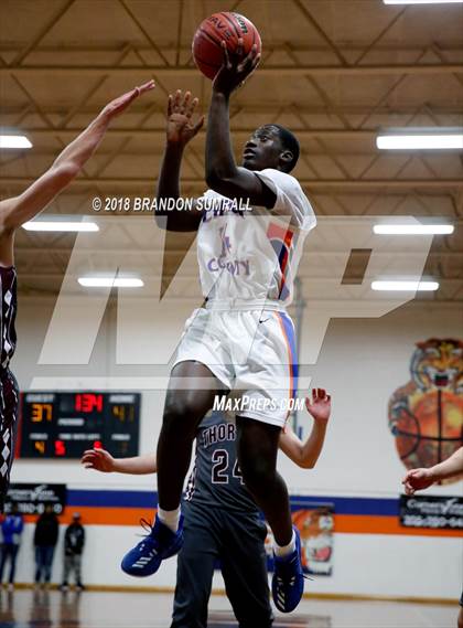 Thumbnail 1 in Chilton County vs Thorsby (Chilton County Tournament) photogallery.