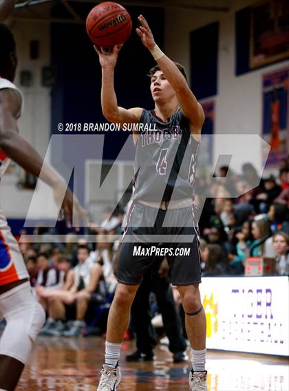 Thumbnail 1 in Chilton County vs Thorsby (Chilton County Tournament) photogallery.