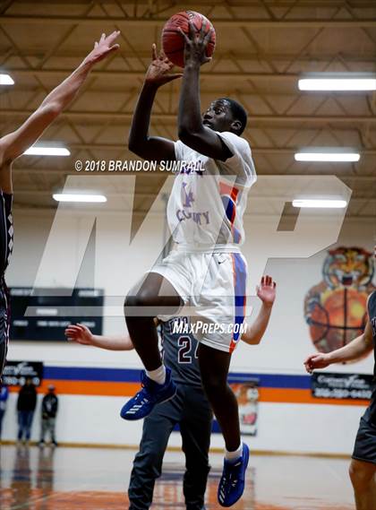 Thumbnail 3 in Chilton County vs Thorsby (Chilton County Tournament) photogallery.
