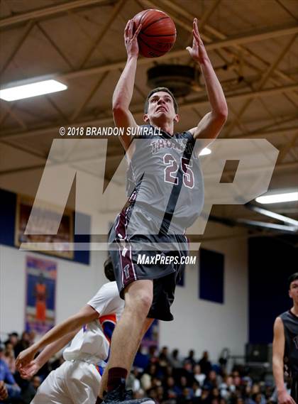 Thumbnail 3 in Chilton County vs Thorsby (Chilton County Tournament) photogallery.