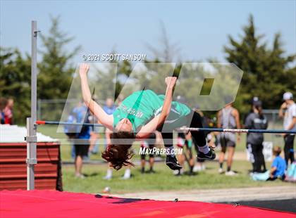 Thumbnail 1 in Logan Invitational Track Meet photogallery.
