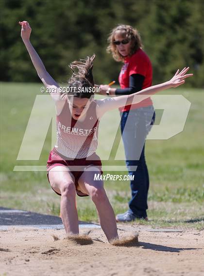 Thumbnail 1 in Logan Invitational Track Meet photogallery.