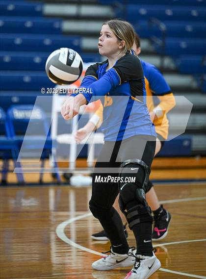 Thumbnail 1 in Western @ Clay (OHSAA Divison VII District Semifinal) photogallery.