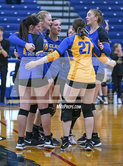 Thumbnail 3 in Western @ Clay (OHSAA Divison VII District Semifinal) photogallery.