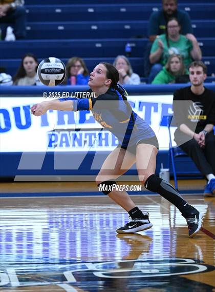Thumbnail 2 in Western @ Clay (OHSAA Divison VII District Semifinal) photogallery.