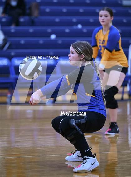 Thumbnail 1 in Western @ Clay (OHSAA Divison VII District Semifinal) photogallery.