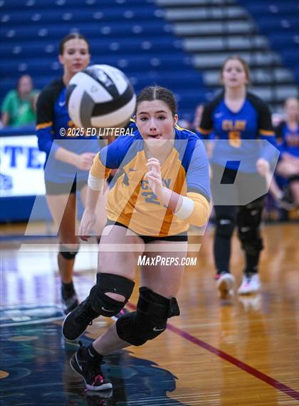 Thumbnail 3 in Western @ Clay (OHSAA Divison VII District Semifinal) photogallery.