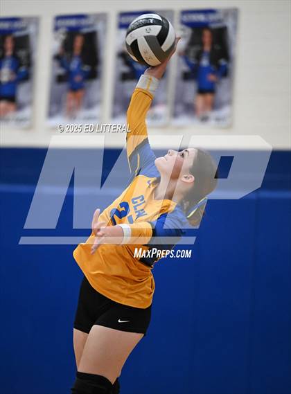 Thumbnail 3 in Western @ Clay (OHSAA Divison VII District Semifinal) photogallery.
