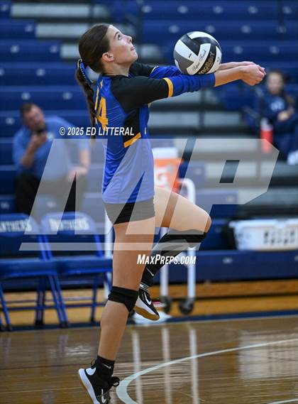 Thumbnail 2 in Western @ Clay (OHSAA Divison VII District Semifinal) photogallery.