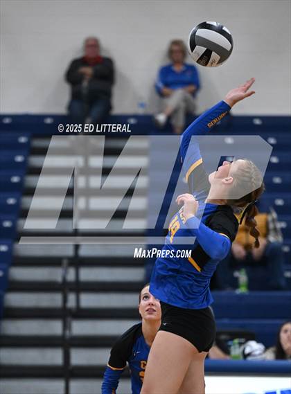Thumbnail 2 in Western @ Clay (OHSAA Divison VII District Semifinal) photogallery.