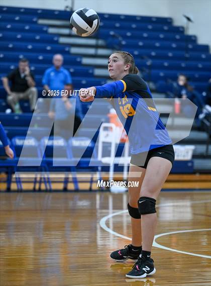 Thumbnail 1 in Western @ Clay (OHSAA Divison VII District Semifinal) photogallery.