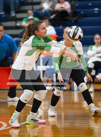 Thumbnail 1 in Western @ Clay (OHSAA Divison VII District Semifinal) photogallery.