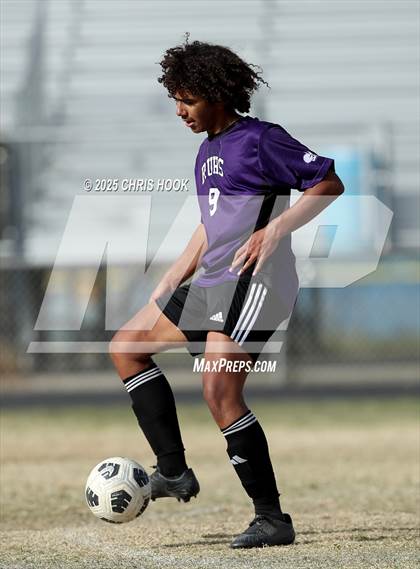Thumbnail 3 in Pueblo vs Rincon/University (Ismael Arce Invitational) photogallery.