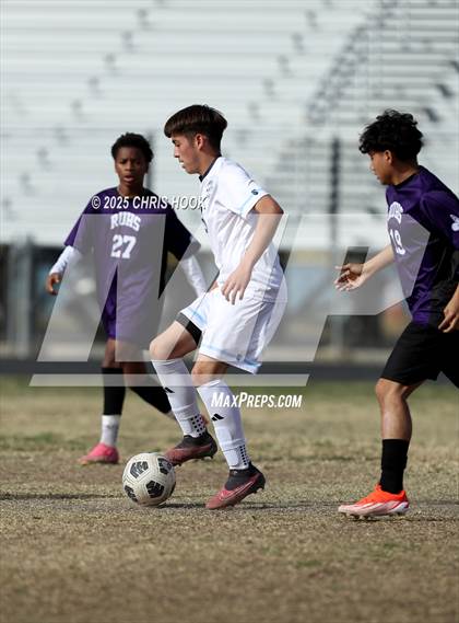 Thumbnail 3 in Pueblo vs Rincon/University (Ismael Arce Invitational) photogallery.