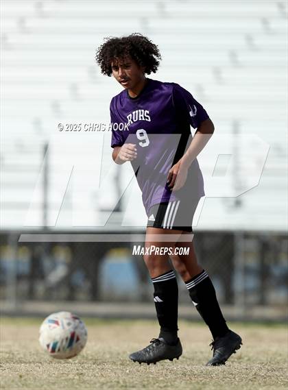 Thumbnail 3 in Pueblo vs Rincon/University (Ismael Arce Invitational) photogallery.
