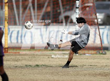 Thumbnail 3 in Pueblo vs Rincon/University (Ismael Arce Invitational) photogallery.