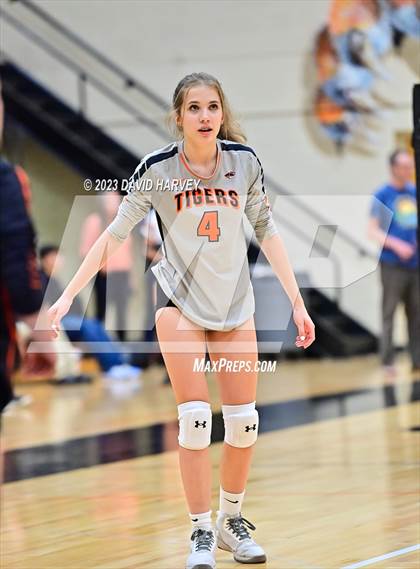 Thumbnail 3 in Vista PEAK Prep vs Lakewood photogallery.