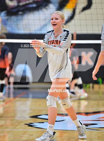 Thumbnail 1 in Vista PEAK Prep vs Lakewood photogallery.