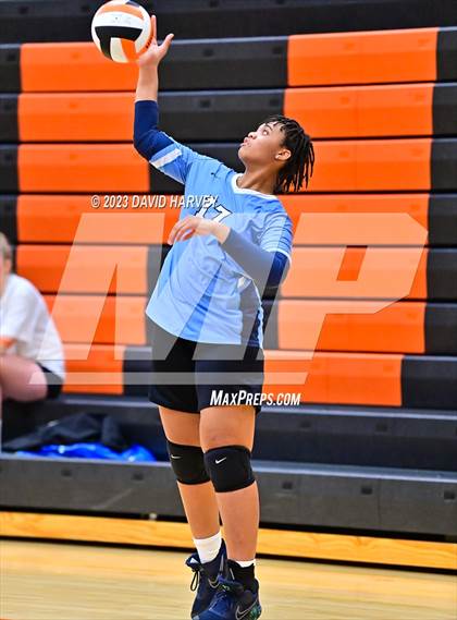 Thumbnail 2 in Vista PEAK Prep vs Lakewood photogallery.