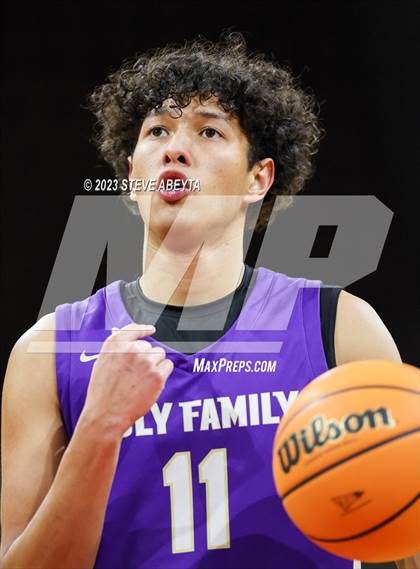 Thumbnail 2 in Holy Family vs. Eagle Ridge Academy (CHSAA 4A Semifinal) photogallery.