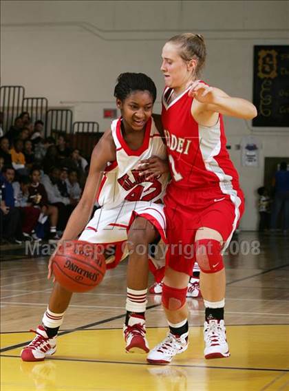Thumbnail 3 in Mater Dei vs. Mt. Miguel (So Cal Holiday Classic) photogallery.