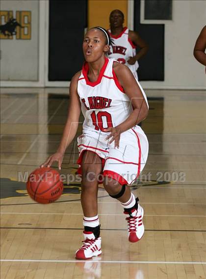 Thumbnail 1 in Mater Dei vs. Mt. Miguel (So Cal Holiday Classic) photogallery.