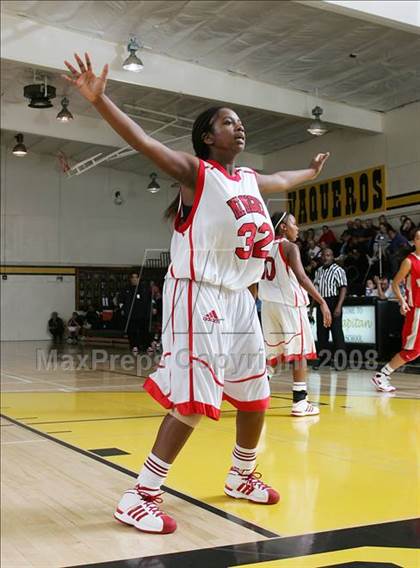 Thumbnail 2 in Mater Dei vs. Mt. Miguel (So Cal Holiday Classic) photogallery.