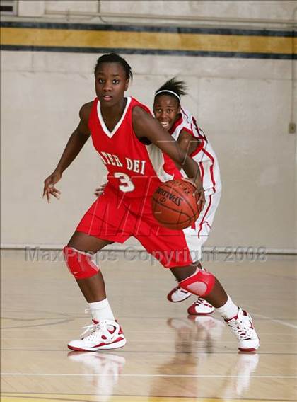 Thumbnail 2 in Mater Dei vs. Mt. Miguel (So Cal Holiday Classic) photogallery.