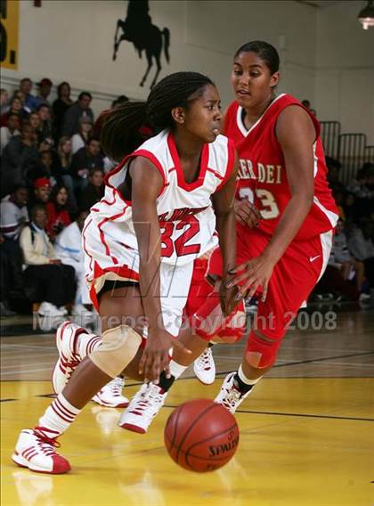 Thumbnail 2 in Mater Dei vs. Mt. Miguel (So Cal Holiday Classic) photogallery.