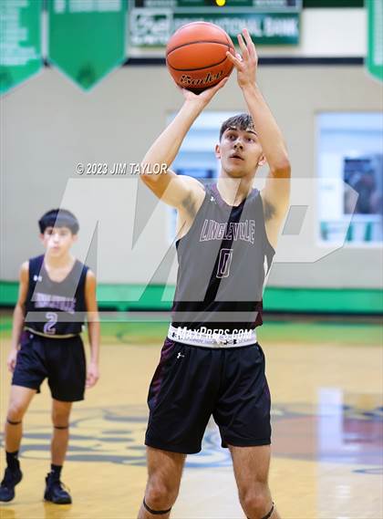 Thumbnail 1 in Lingleville vs. Santo (Santo Relentless Runnin' Cats Classic) photogallery.
