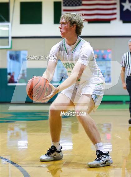 Thumbnail 1 in Lingleville vs. Santo (Santo Relentless Runnin' Cats Classic) photogallery.