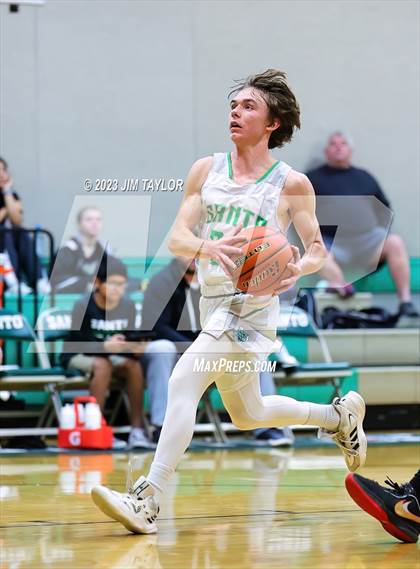 Thumbnail 1 in Lingleville vs. Santo (Santo Relentless Runnin' Cats Classic) photogallery.