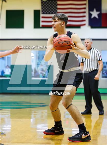 Thumbnail 2 in Lingleville vs. Santo (Santo Relentless Runnin' Cats Classic) photogallery.