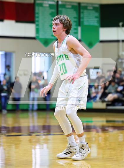 Thumbnail 2 in Lingleville vs. Santo (Santo Relentless Runnin' Cats Classic) photogallery.