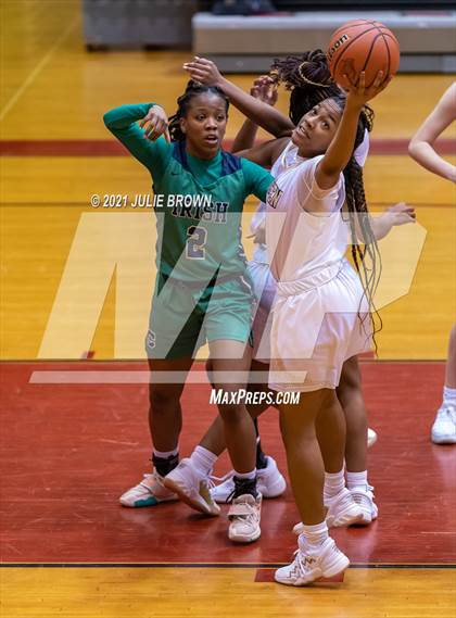Thumbnail 3 in Warren Central vs Cathedral (IHSAA 4A Sectional 1st Round) photogallery.