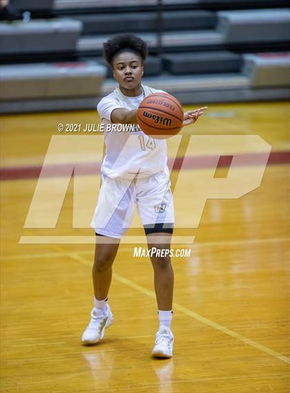 Thumbnail 2 in Warren Central vs Cathedral (IHSAA 4A Sectional 1st Round) photogallery.