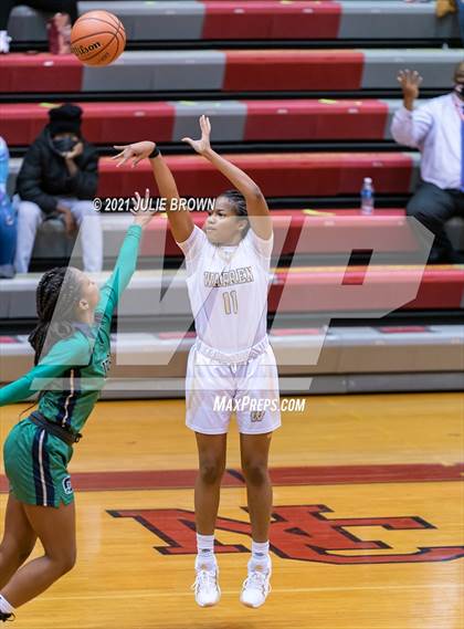 Thumbnail 2 in Warren Central vs Cathedral (IHSAA 4A Sectional 1st Round) photogallery.