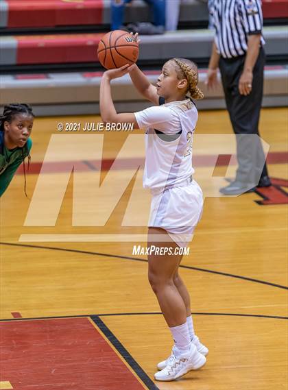 Thumbnail 2 in Warren Central vs Cathedral (IHSAA 4A Sectional 1st Round) photogallery.