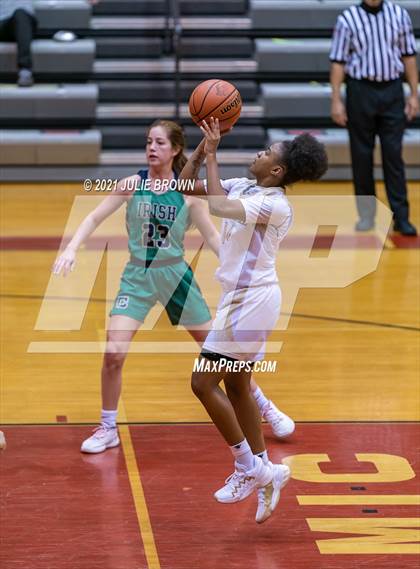 Thumbnail 2 in Warren Central vs Cathedral (IHSAA 4A Sectional 1st Round) photogallery.