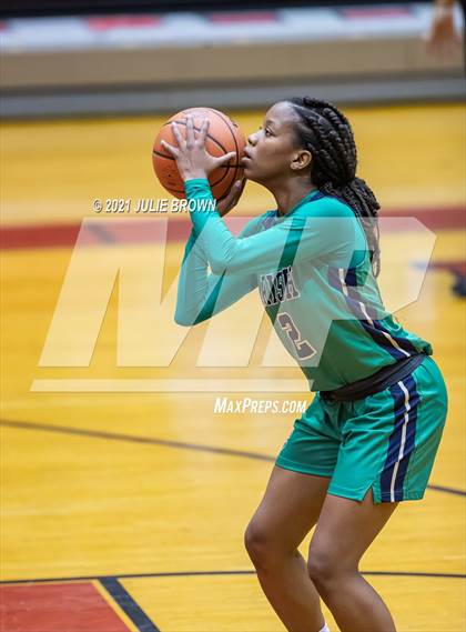 Thumbnail 3 in Warren Central vs Cathedral (IHSAA 4A Sectional 1st Round) photogallery.