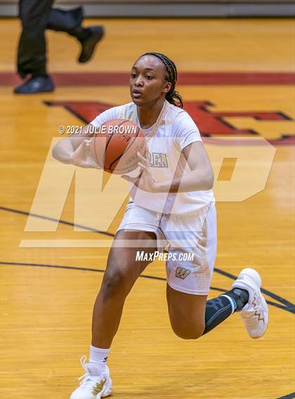 Thumbnail 1 in Warren Central vs Cathedral (IHSAA 4A Sectional 1st Round) photogallery.