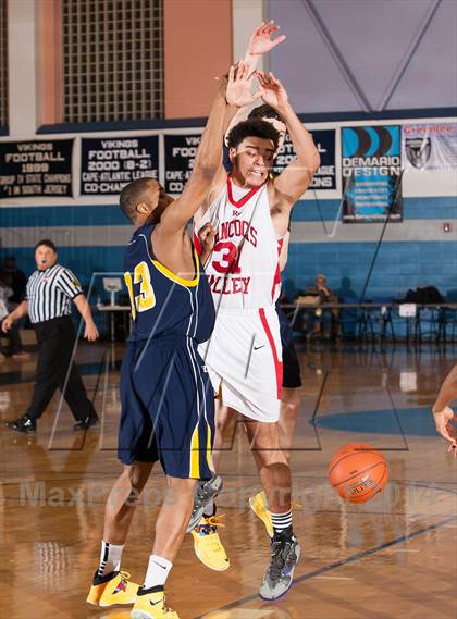 Thumbnail 1 in Sanford vs. Rancocas Valley (Battle by the Bay) photogallery.