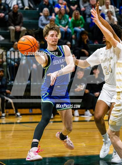 Thumbnail 2 in Westfield vs. South Lakes (VHSL Class 6 Region D Final) photogallery.