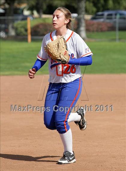 Thumbnail 3 in Westlake vs. Lompoc (Simi Tournament) photogallery.