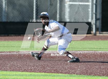 Thumbnail 3 in Loyola vs St Francis photogallery.