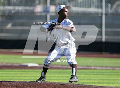 Thumbnail 3 in Loyola vs St Francis photogallery.